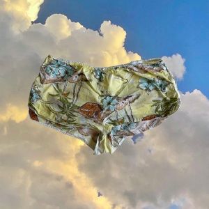 Old Navy’s Intimate Yellow Floral/Beach Pattern Shorts: Size M